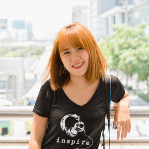 inspire Headphones Women’s recycled v-neck t-shirt